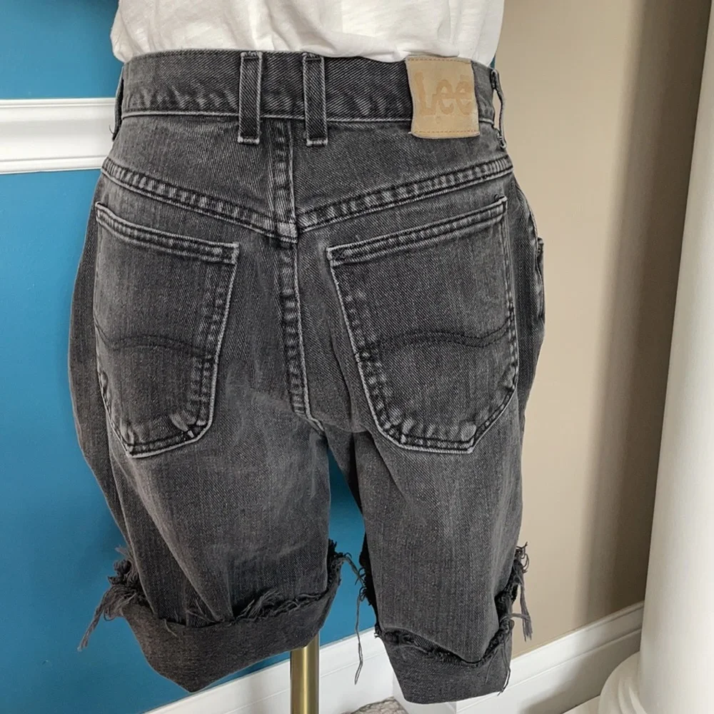 Vintage Lee black cutoff knee length denim jean shorts 25